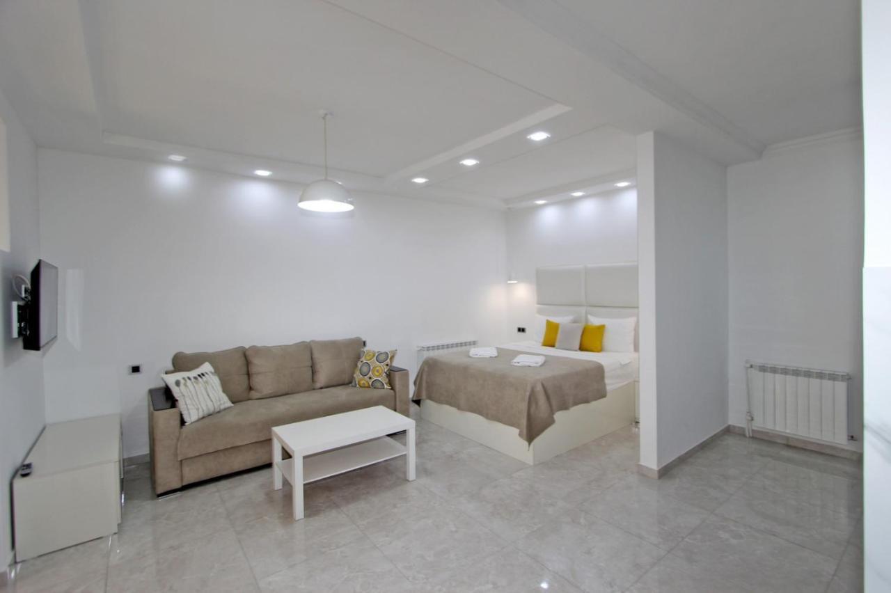 Appartment Lux, 2 Bedroom Erywań Zewnętrze zdjęcie